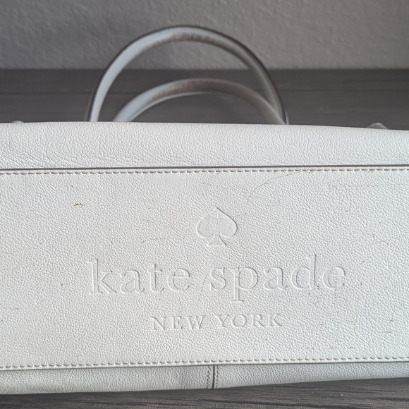 Kate Spade New York Villabella Avenue Elena Cream Leather Zip Close Purse Tote - Picture 12 of 16